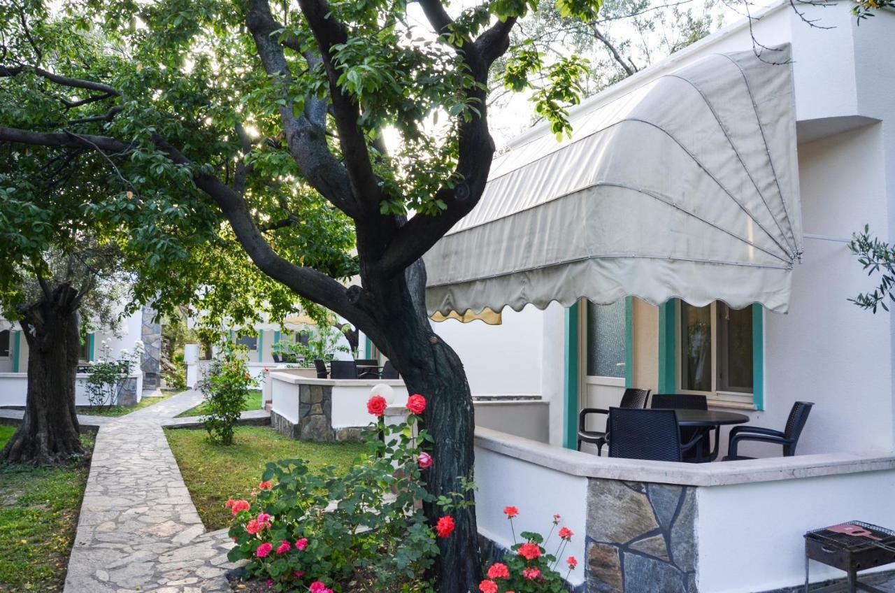 Ergul Motel Küçükkuyu Extérieur photo